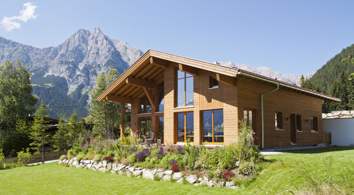 Isartaler Holzhaus Individueller Architektenentwurf Achensee Außenansicht