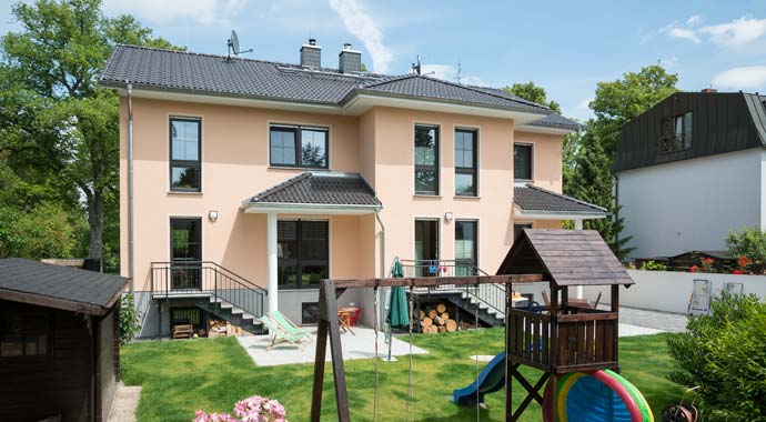 Roth-Massivhaus Stadtvilla als Doppelhaus Außenansicht