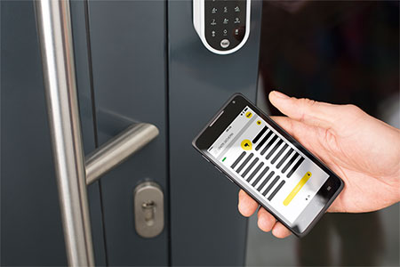 Smartes Türschloss von Yale Smartes Türschloss von Yale