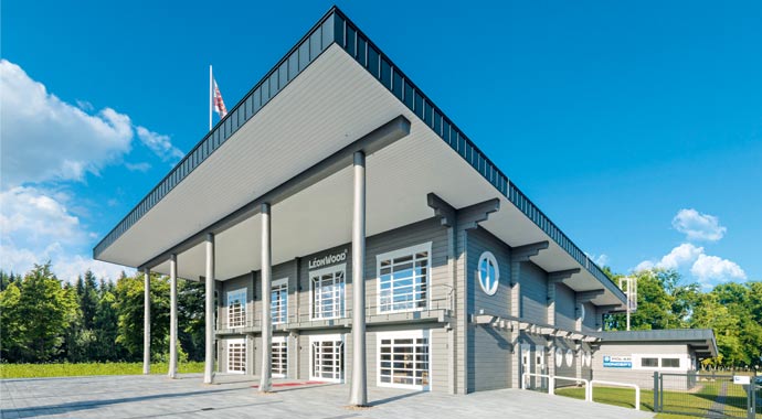 Außenansicht Geschäfts- und Besucherzentrum von LéonWood