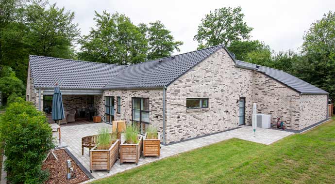 Massivhaus von Die HausCompagnie Massivhaus von Die HausCompagnie