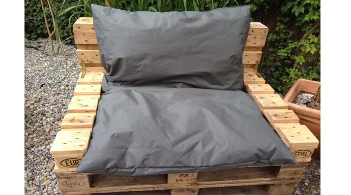 Möbel restaurieren, Möbel selber bauen, Omas alte Möbel, Sperrmüll, Flohmarkt, Europaletten Möbel, Europaletten Couch, 