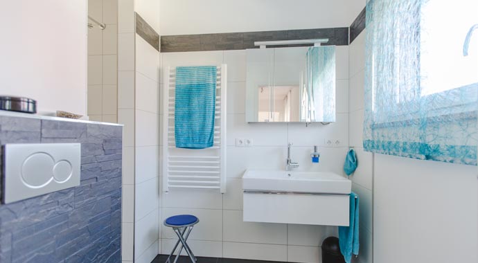 FischerHaus Stadtvilla 212 Badezimmer