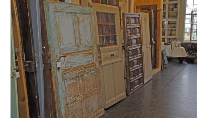 Möbel restaurieren, Möbel selber bauen, Omas alte Möbel, Sperrmüll, Flohmarkt, Europaletten Möbel, Europaletten Couch, 