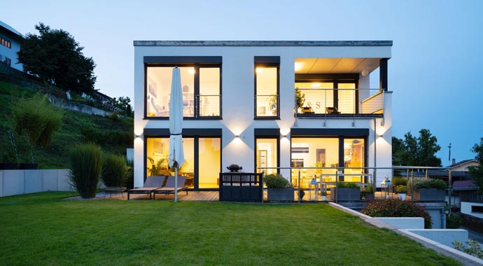 Komfort? Unbedingt! Außenansicht Haus Moosthenning von Regnauer Hausbau