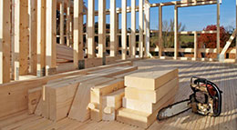 Montage eines Fertighauses in Holzständerbauweise