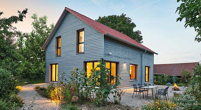 Haus Garten. Foto: Fertighaus Weiss