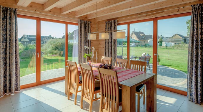 Fullwood Wohnblockhaus Haus Eifelwald Essbereich