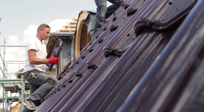 Symbolbild Dachdecker Symbolbild Dachdecker