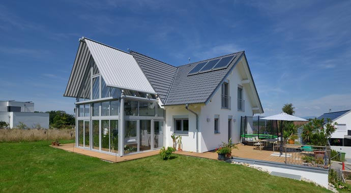 Fertighaus Weiß Kundenhaus Kienhöfer Außenansicht