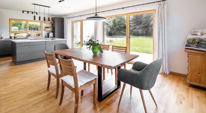 Essbereich Haus Oberhaching von Regnauer Hausbau