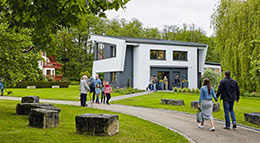 Musterhausparks Musterhaus von WeberHaus in der Fertighausaustellung World of Living in Rheinau-Linx