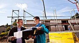 Mit der richtigen Baufinanzierung lassen sich die Baukosten niedrig halten.