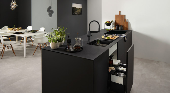 Küche in der Trendfarbe Schwarz von BLANCO Küche in der Trendfarbe Schwarz von BLANCO