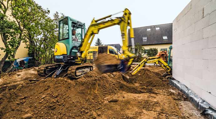 Bagger bei der Arbeit Bagger bei der Arbeit