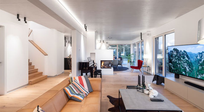 Wohnzimmer Griffner Classic mit individuellem Design von Griffnerhaus