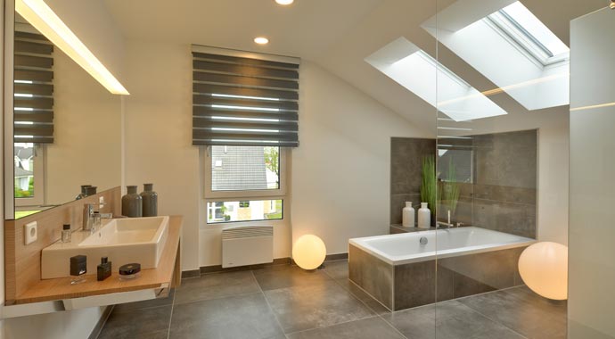 Badezimmer Musterhaus SUNSHINE 143 Mülheim-Kärlich von Living Haus