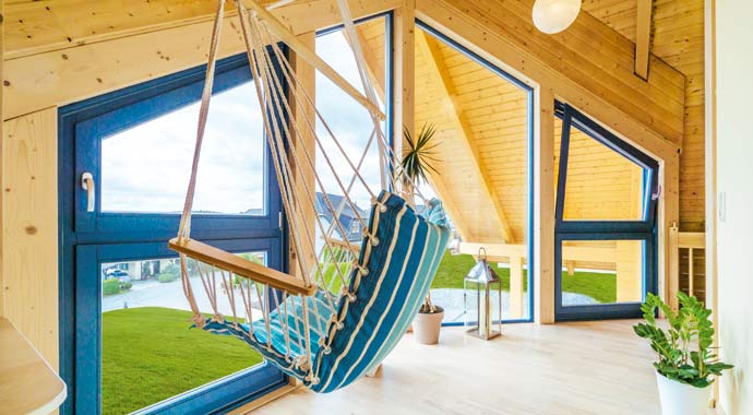 Panoramafenster Obergeschoss Blockhaus Adria von LéonWood