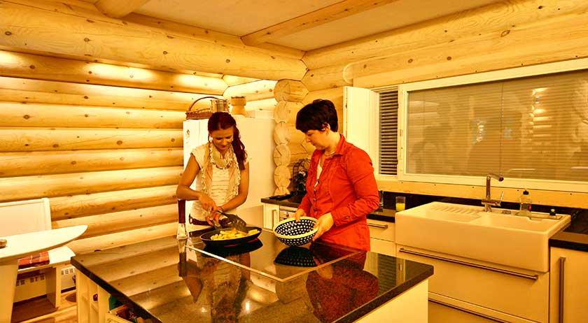 LéonWood Blockhaus Neu Finnland Küche