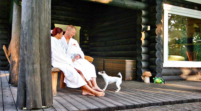 LéonWood Blockhaus Neu Finnland Außenansicht