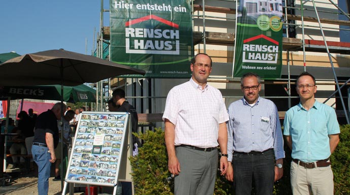 Rensch-Haus feiert Richtfest in der FertighausWelt Wuppertal