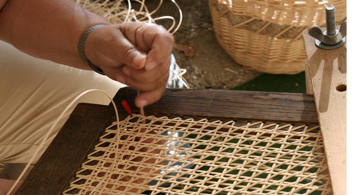 Möbel restaurieren, Möbel selber bauen, Omas alte Möbel, Sperrmüll, Flohmarkt, Europaletten Möbel, Europaletten Couch, 