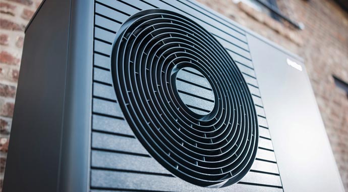 Luft-Wasser-Wärmepumpe aroTHERM plus von Vaillant