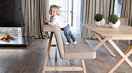 Möbel für Familien Sitzbank aus der Serie V-Solid von Voglauer