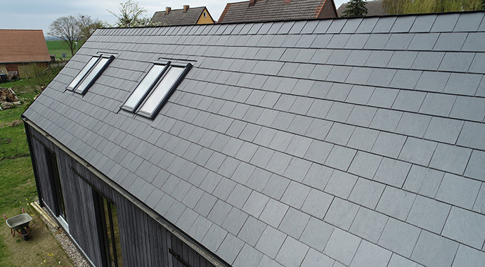 Umsetzung des Schieferdaches | Foto: Rathscheck Umsetzung des Schieferdaches | Foto: Rathscheck