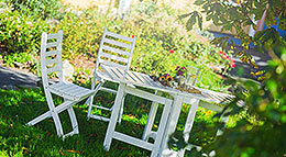 Garten Gartenmöbel aufbereitet mit Aqua Holzlasur und Lack von Auro