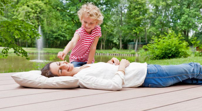 Die WPC-Terrassendielen von megawood bestehen zu über 70 Prozent aus Holz, veredelt mit Polymer-Technologien.